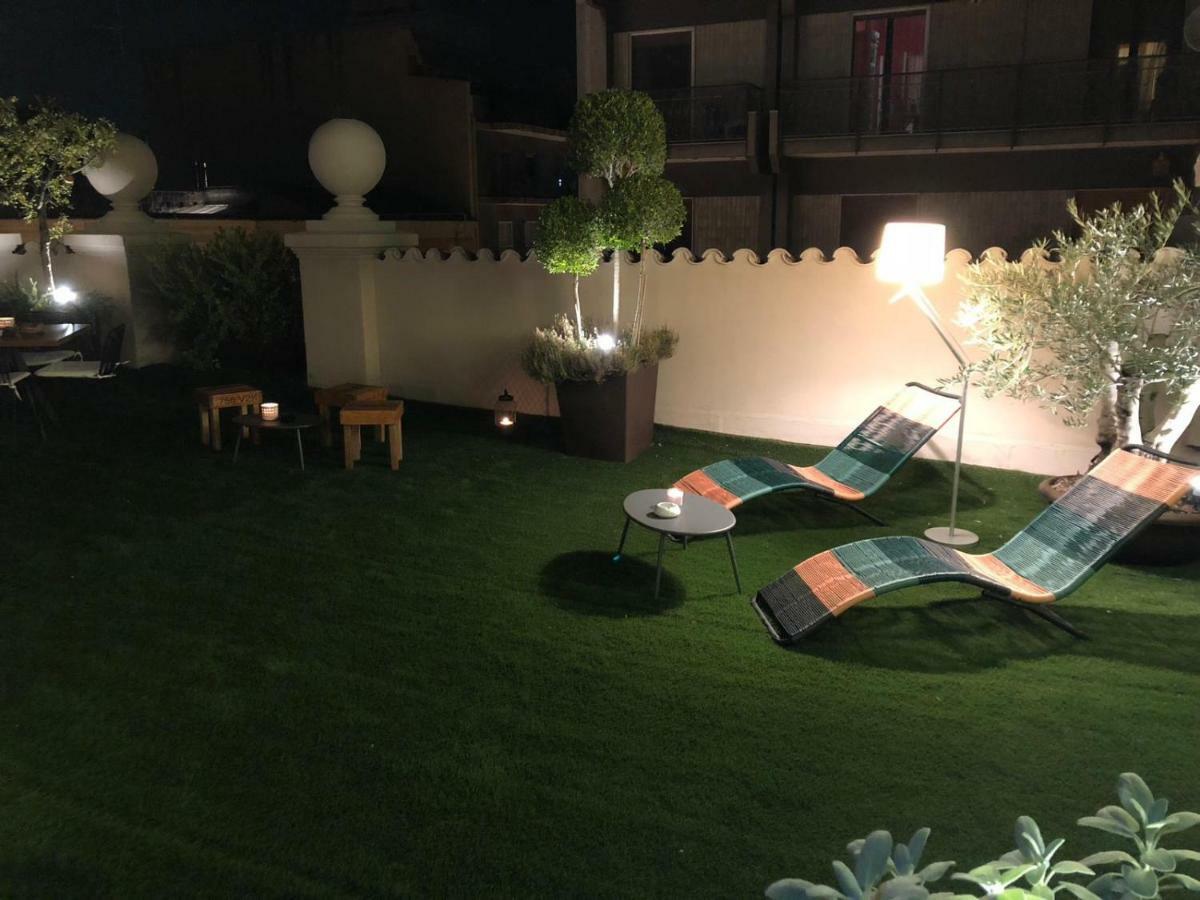 בארי 200 Rooms & Terrace מראה חיצוני תמונה